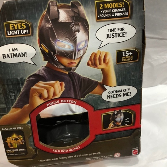 BATMAN light up Voice Changing talking Mask with Over 15‎ Sounds brand new - Picture 8 of 8